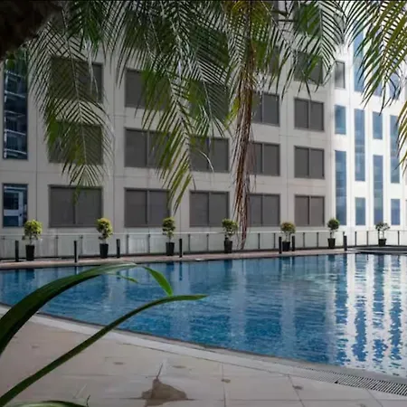 Deluxe Room With Pool View In Poblacion