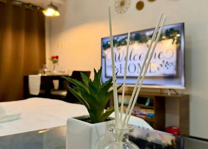 Deluxe With Pool View In Poblacion * マニラ市