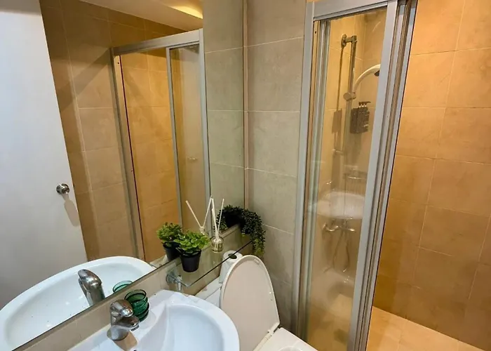 Deluxe With Pool View In Poblacion アパートホテル
